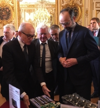 François Barsacq présente les systèmes batteries d'easyLi à Matignon